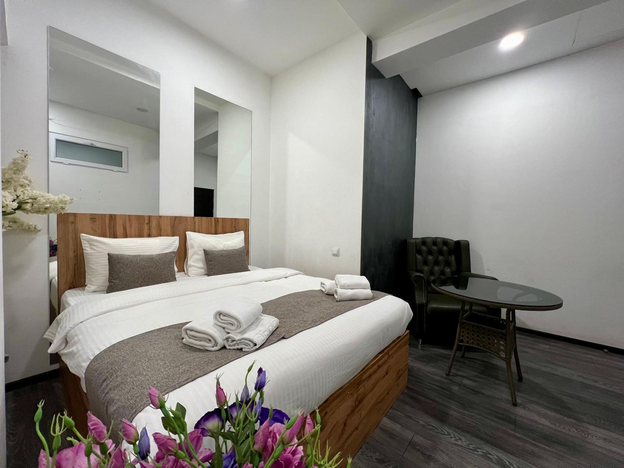 Yvn Tumanyan Apart-Hotel Ереван Экстерьер фото