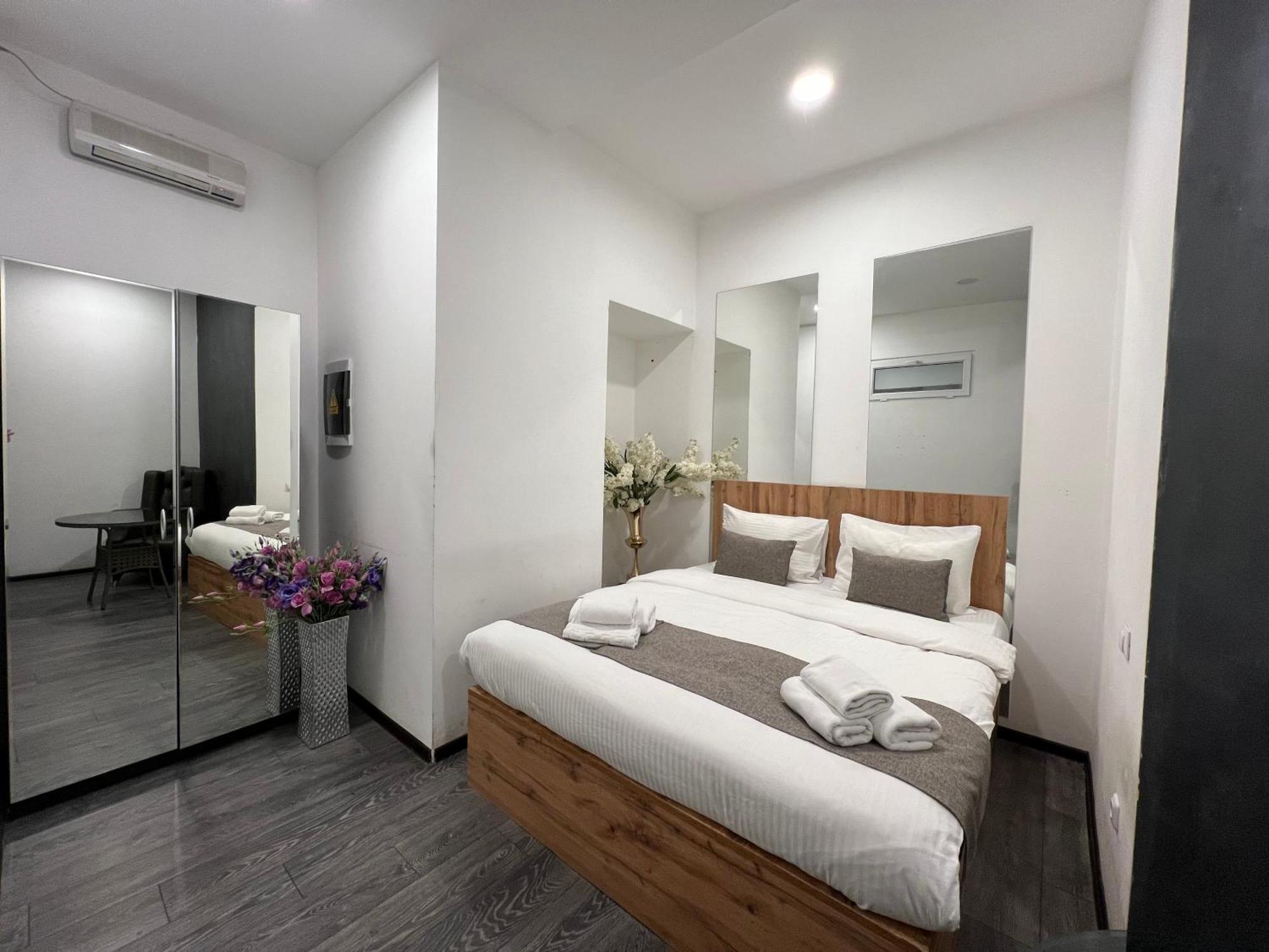 Yvn Tumanyan Apart-Hotel Ереван Экстерьер фото